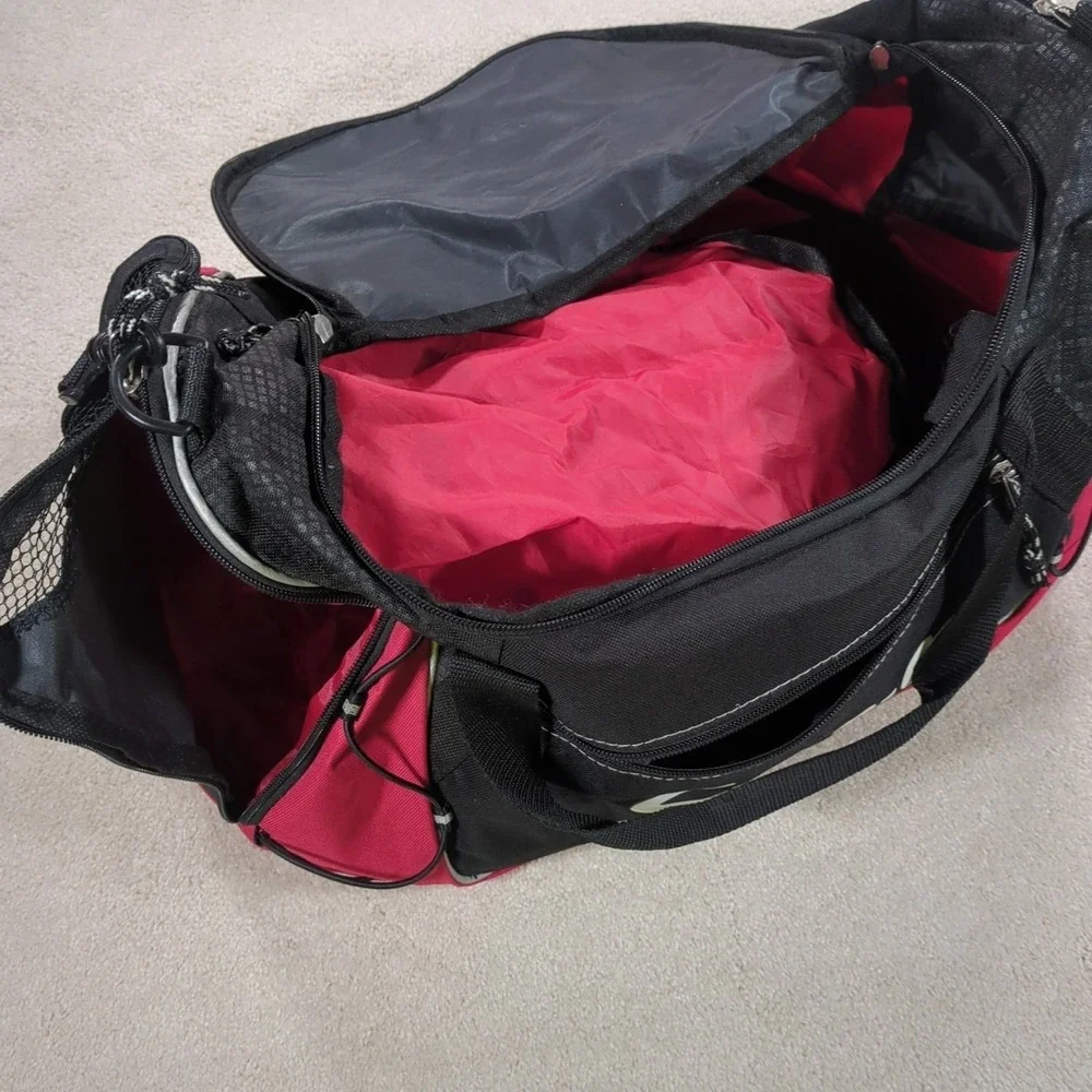 Snap-On Tools Duffle Style Gym Track Travel Bag Carry On Red/Black 20x10x10